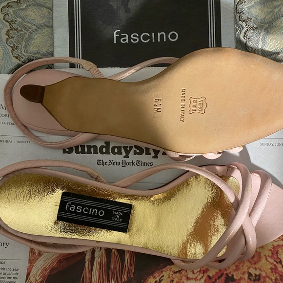 Slip on. Leather. Great for Summer. - Picture 3 of 4